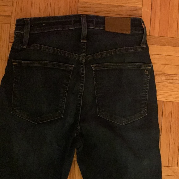 Curvy high rise jeans in Hayes Wash - Picture 7 of 7